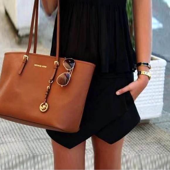 Michael Korrs Jet set tote - Picture 4 of 10